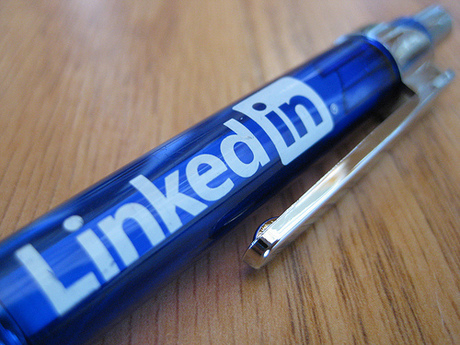 Security pros slam LinkedIn mobile app Security pros slam LinkedIn mobile app