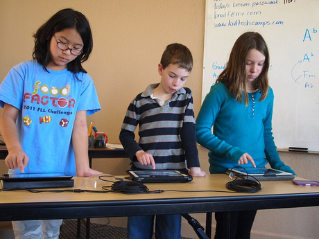 Young ICT Explorers program expands to ACT, Vic