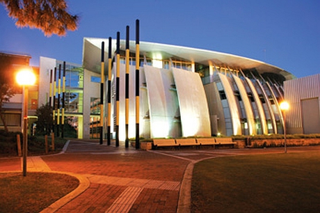 University moves entire DC to the cloud University moves entire DC to the cloud