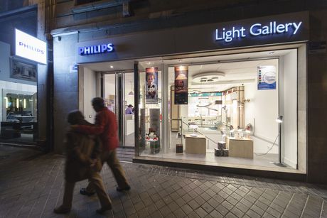 Philips to sell US$3.3 billion in lighting assets Philips to sell US$3.3 billion in lighting assets