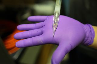 Fibre-based electronic devices Fibre-based electronic devices