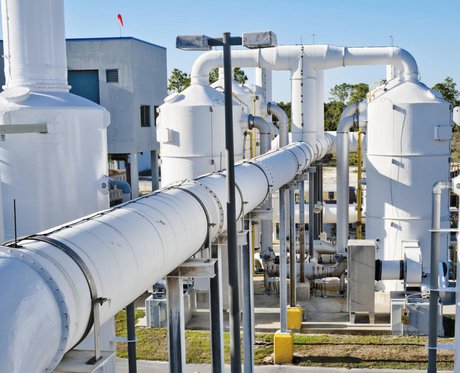 Using electrical control valve actuators on oil and gas separators