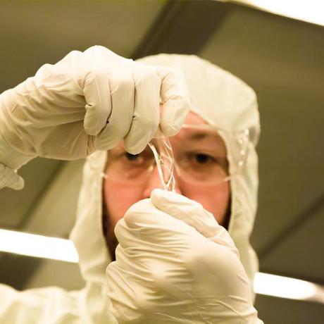 Wearable sensors can detect deadly gases and UV radiation