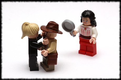 User details leaked in adultery site hack; Toshiba CEO quits over $1.7bn scandal; PayPal splits from eBay