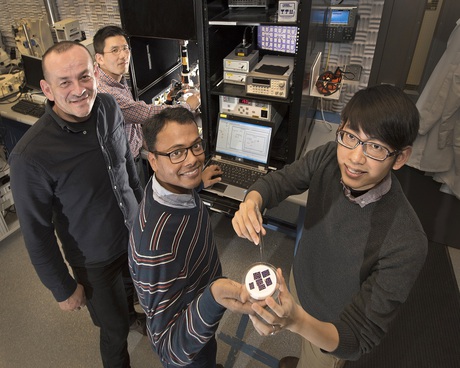 Quantum dots enhance light-to-current conversion