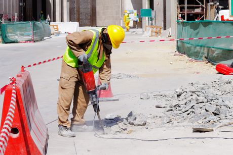 Construction workers safer when they ditch the manual: study