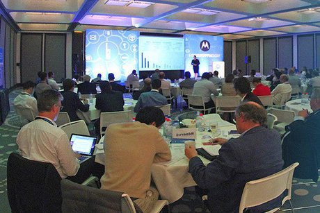 Motorola calls for developers to help build apps Motorola calls for developers to help build apps