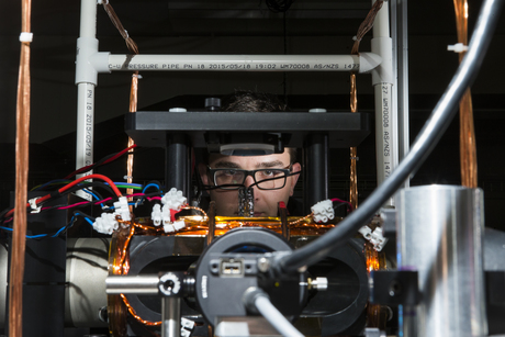 Use the Force &mdash; scientists halt light in quantum computing experiment