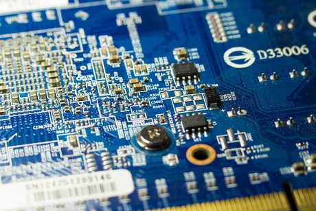 Ultralow power transistors scavenge energy from their environment Ultralow power transistors scavenge energy from their environment