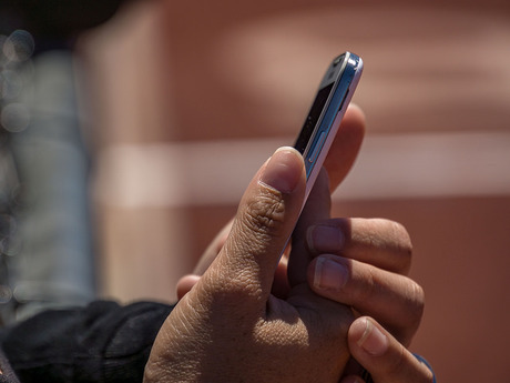 ACCC seeks comments on domestic mobile roaming