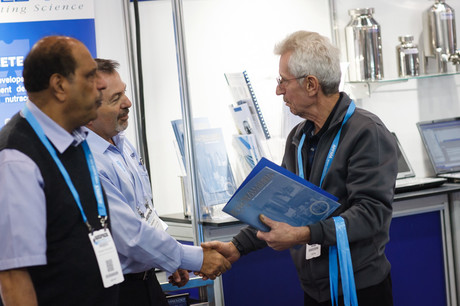 AUSPACK networking through THE NETWORK