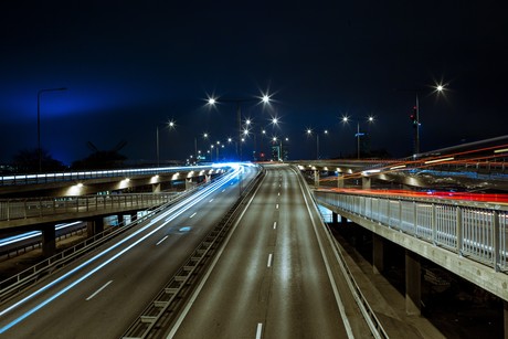 LED street lighting would reduce costs, kilowatts and blackouts LED street lighting would reduce costs, kilowatts and blackouts