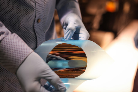 Graphene 'copy machine' to produce cheaper wafers Graphene 'copy machine' to produce cheaper wafers