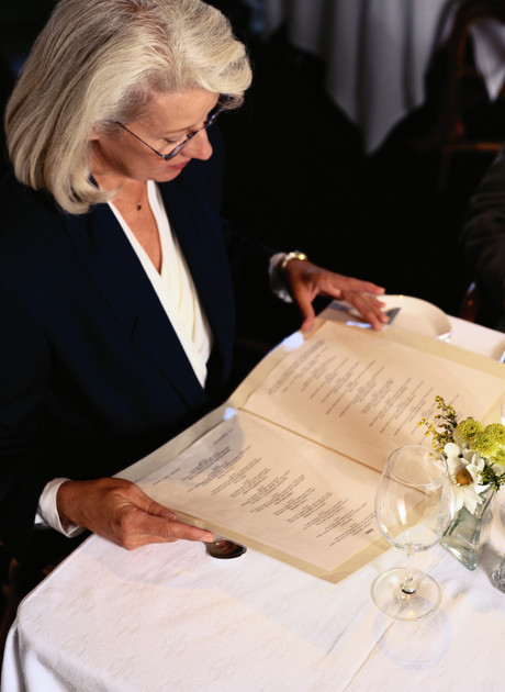 Gut bacteria tell the brain what to eat