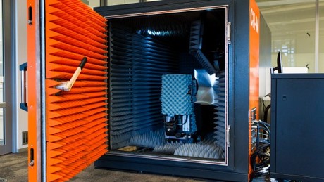 UTS commissions 90 GHz test chamber