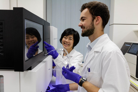 Cutting-edge genomics sequencer arrives in Brisbane Cutting-edge genomics sequencer arrives in Brisbane