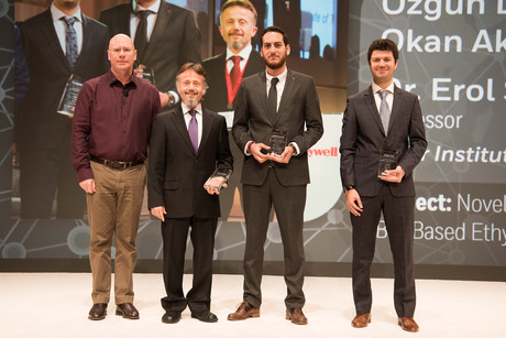 Students use Honeywell software to simulate turning algae into ethylene Students use Honeywell software to simulate turning algae into ethylene