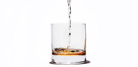 How and why does water enhance the taste of whisky?