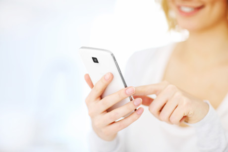 Drivers underestimate mobile phone risks, says study Drivers underestimate mobile phone risks, says study