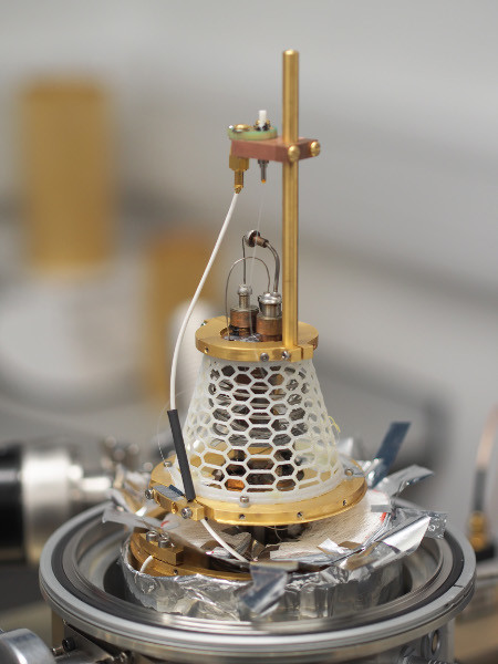 Supercooled platform for detecting single photons Supercooled platform for detecting single photons