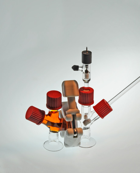 'Air-breathing' sulfur battery provides low-cost energy storage