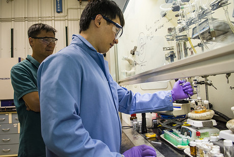 Doctored quantum dots release laser light more efficiently