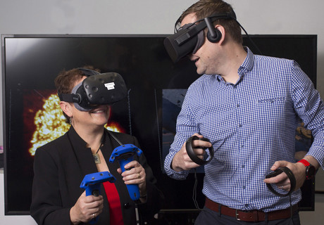 VR allows scientists to 'walk' together through cancer cells VR allows scientists to 'walk' together through cancer cells