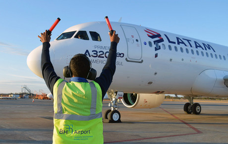 Brazilian airport selects Motorola DIMETRA Brazilian airport selects Motorola DIMETRA