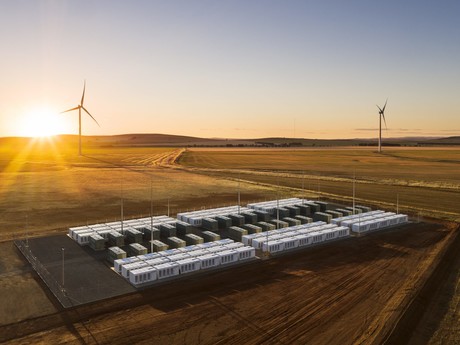 Tour Tesla&#39;s &#39;Big Battery&#39; site