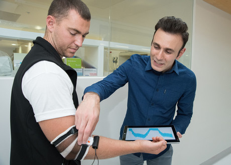 Strain-sensing clothes can monitor your movements Strain-sensing clothes can monitor your movements