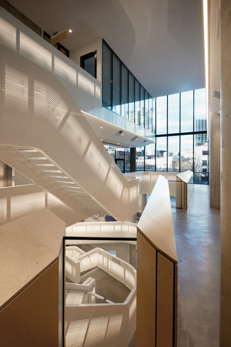 Ribbon of light defines new ANMF headquarters