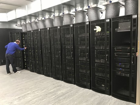 Supercomputer with 1 million processors switched on