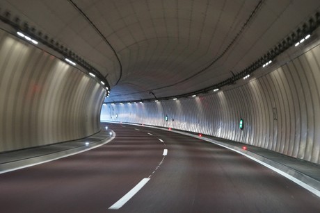 Road tunnel evacuated after gas leak Road tunnel evacuated after gas leak