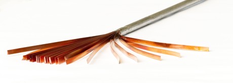 Scientists develop energy-efficient superconducting cable Scientists develop energy-efficient superconducting cable