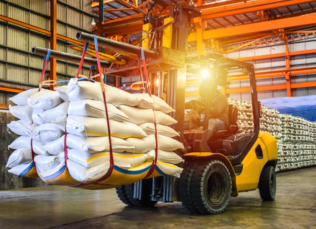 Worker crushed to death by forklift load Worker crushed to death by forklift load