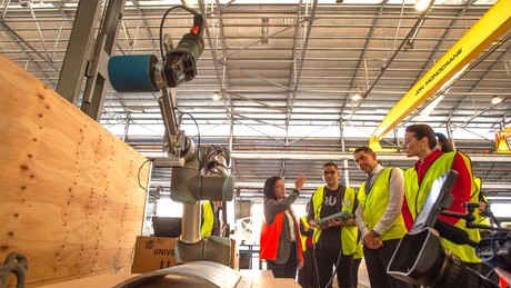 Qld to host Australia's first robotics manufacturing hub Qld to host Australia's first robotics manufacturing hub