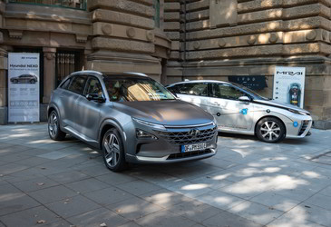 Fuel cell vehicles on the global agenda Fuel cell vehicles on the global agenda