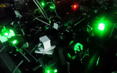 Tiny endoscope images objects smaller than a single cell Tiny endoscope images objects smaller than a single cell