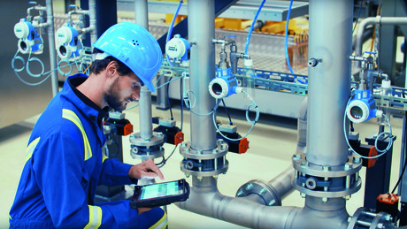 Partnership for smart production between E+H, Deutsche Telekom