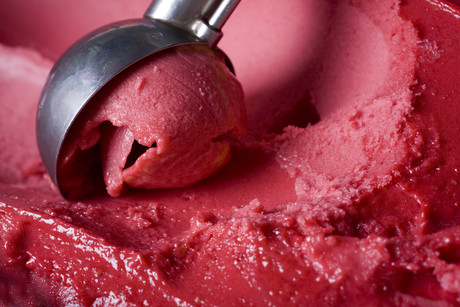 Stabilising ice cream with freeze-dried strawberries