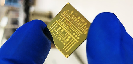 Hybrid transistors suitable for next-generation displays