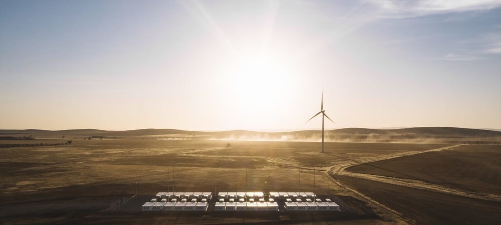 How a battery storage system can stabilise the grid