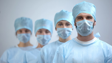 Expert urges caution on healthcare worker cloth mask use