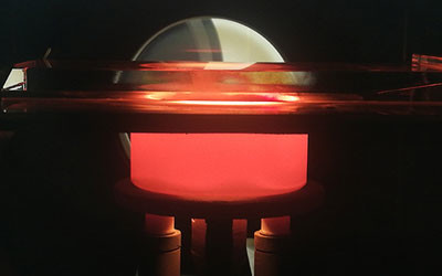 Pure red LEDs made from nitride semiconductors Pure red LEDs made from nitride semiconductors