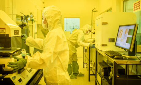 BluGlass receives federal grant for laser manufacturing BluGlass receives federal grant for laser manufacturing