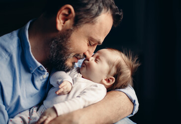 'Breastfeeding' hormone present in new dads 'Breastfeeding' hormone present in new dads