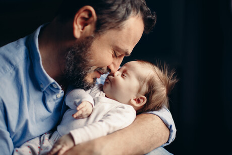 &#39;Breastfeeding&#39; hormone present in new dads