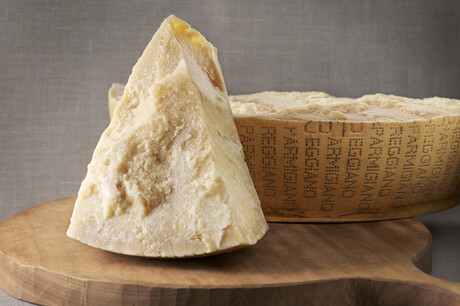 Reducing salt in aged cheese: shortening brining time Reducing salt in aged cheese: shortening brining time