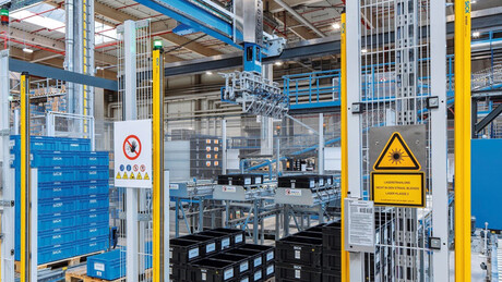 Smart intralogistics without muting sensors