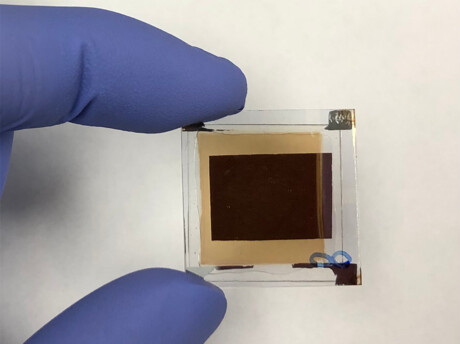 Compact device converts infrared light into images Compact device converts infrared light into images